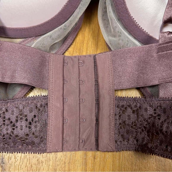Victoria's Secret Women’s Mauve Satin Bra with Lace Size 34C - Picture 3 of 7